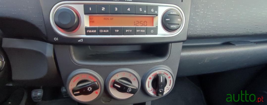 2010' Mitsubishi Colt photo #6