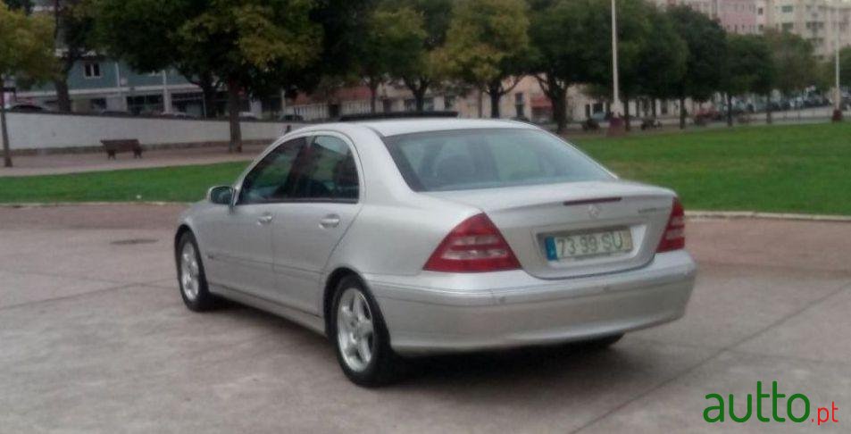 2002' Mercedes-Benz C-200 photo #3