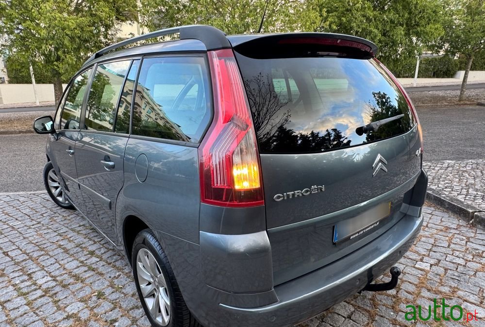 2011' Citroen C4 Grand Picasso photo #5