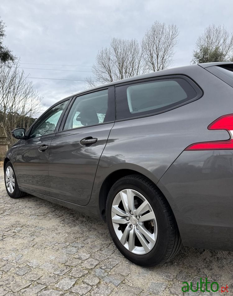 2017' Peugeot 308 Sw photo #5