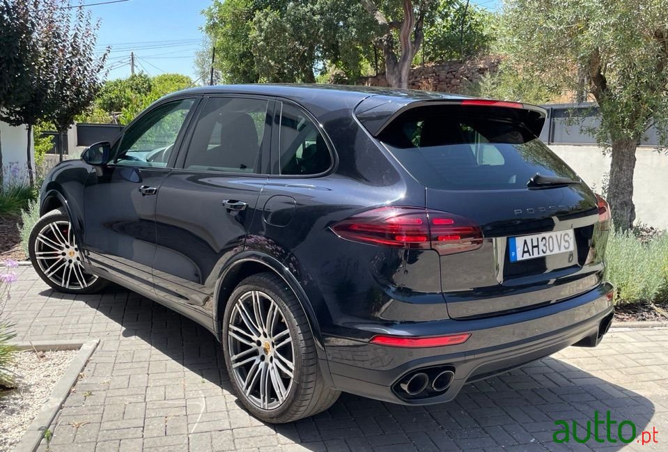 2015' Porsche Cayenne photo #5