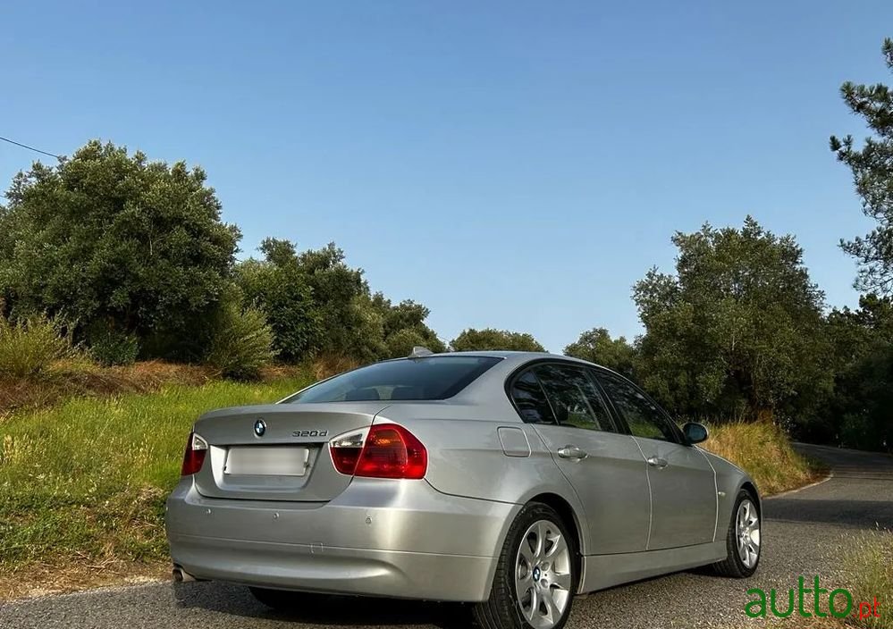 2008' BMW 320 D Dynamic photo #6