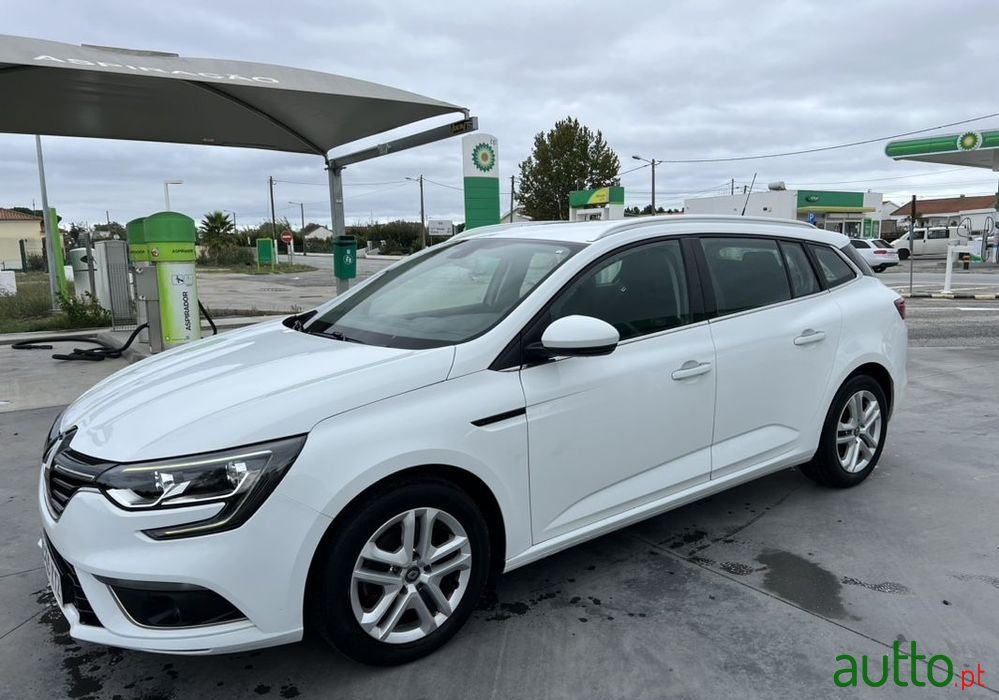 2019' Renault Megane photo #1