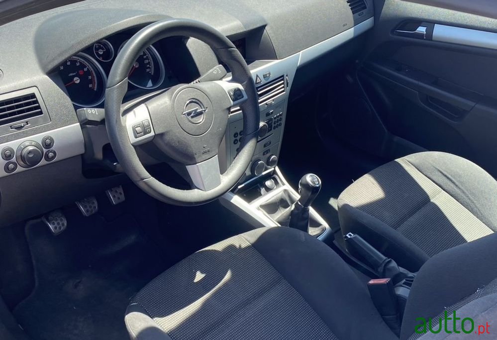 2008' Opel Astra Gtc 1.4 photo #4