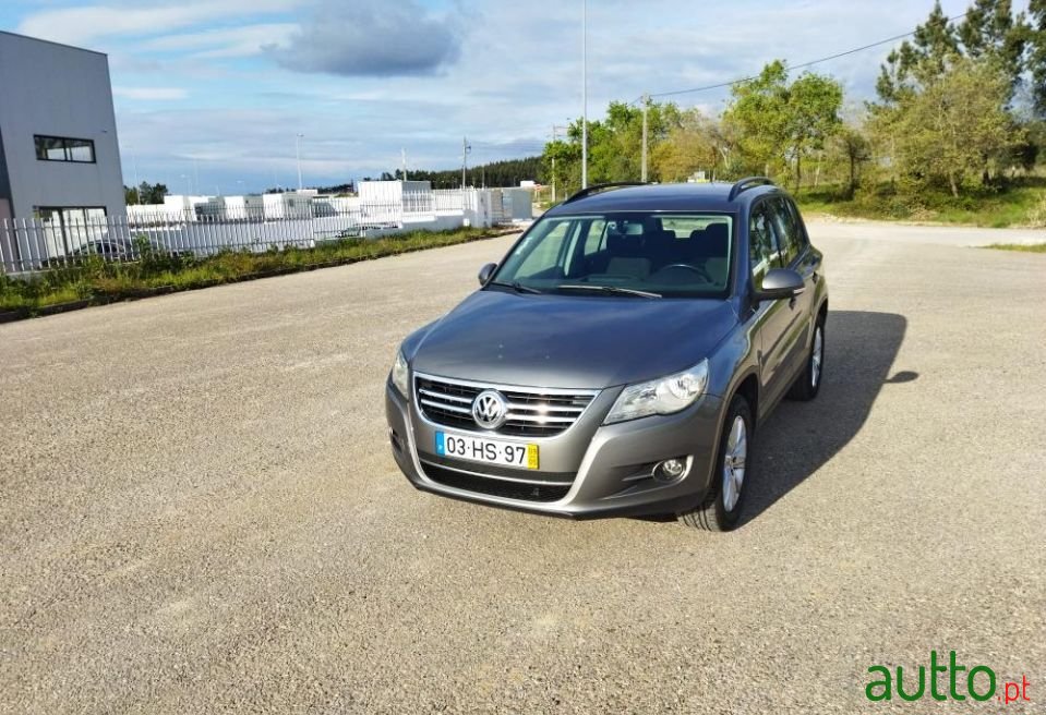 2009' Volkswagen Tiguan photo #5