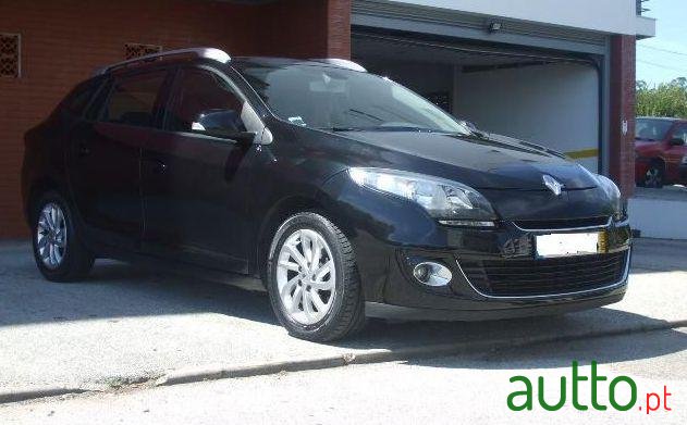 2012' Renault Megane Sport Tourer photo #1