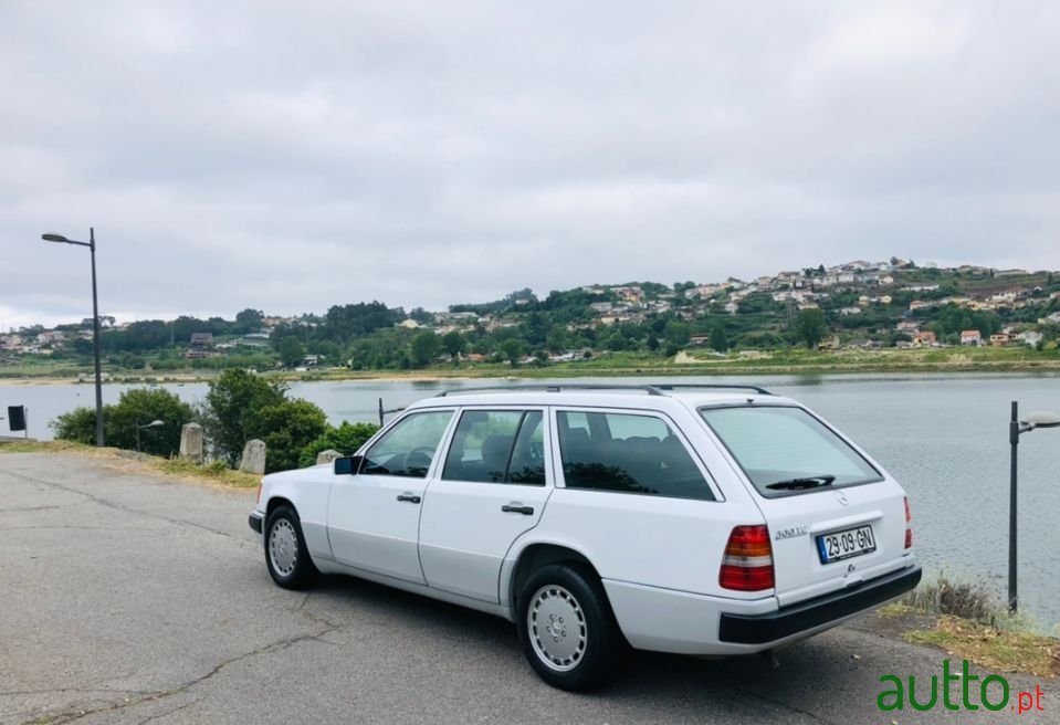 1990' Mercedes-Benz 300 photo #1