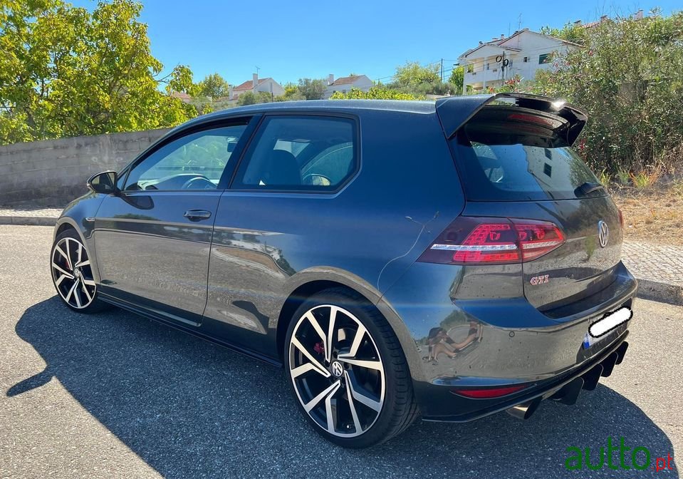 2013' Volkswagen Golf photo #6