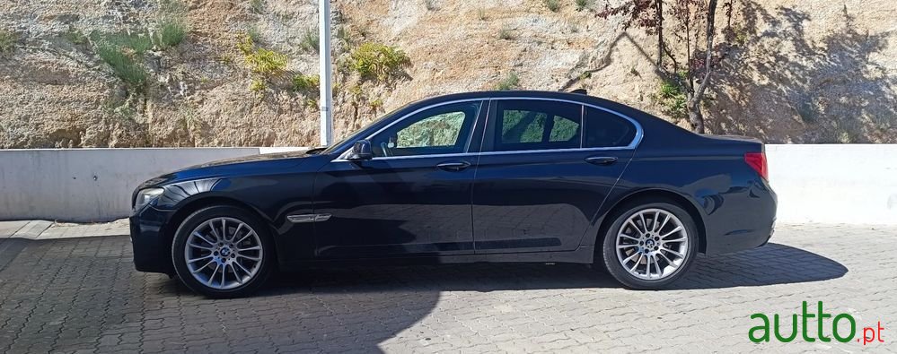 2012' BMW Série 7 D Pack M photo #1
