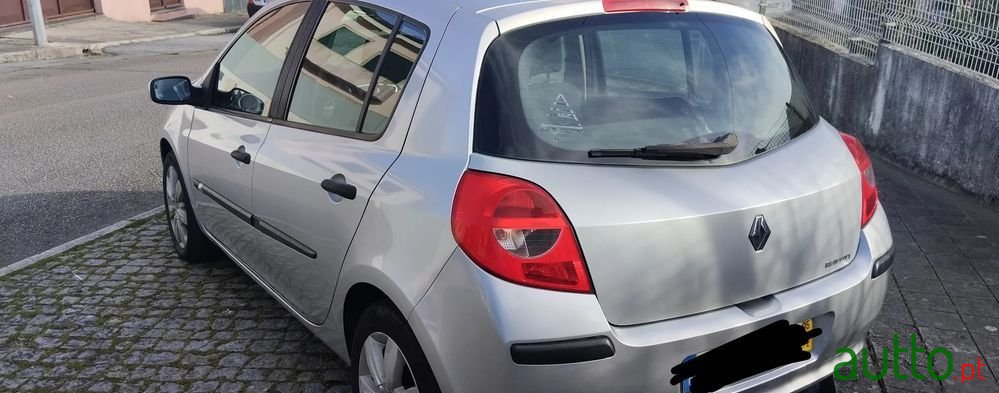 2005' Renault Clio photo #3