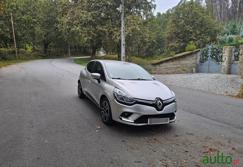2019' Renault Clio photo #2