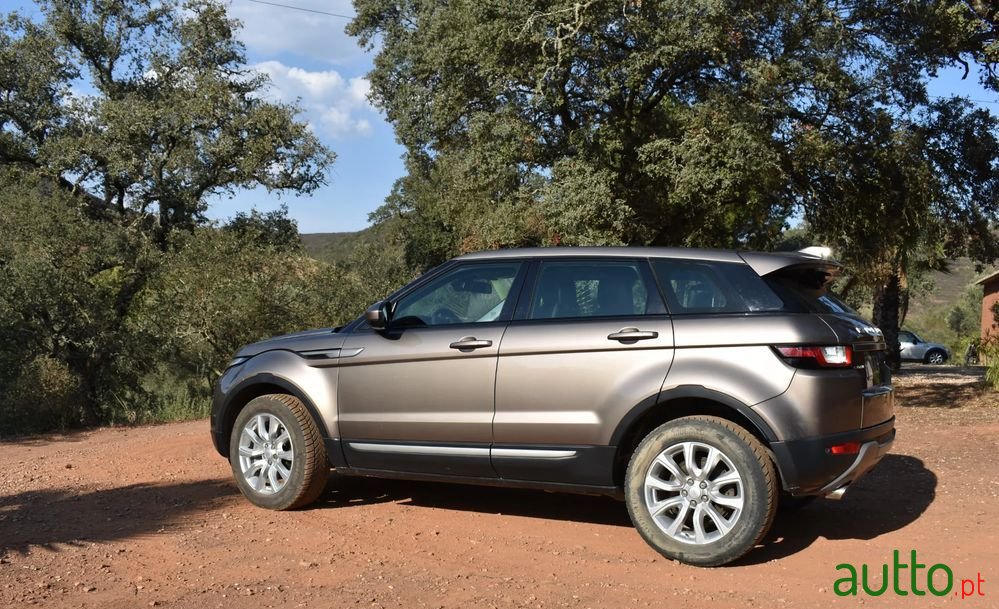 2017' Land Rover Range Rover Evoque photo #6