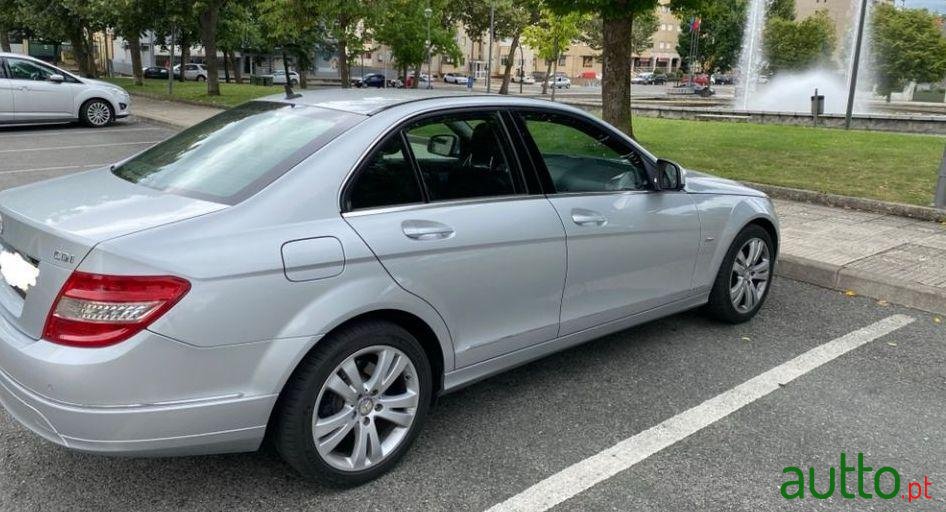 2008' Mercedes-Benz C-220 photo #2