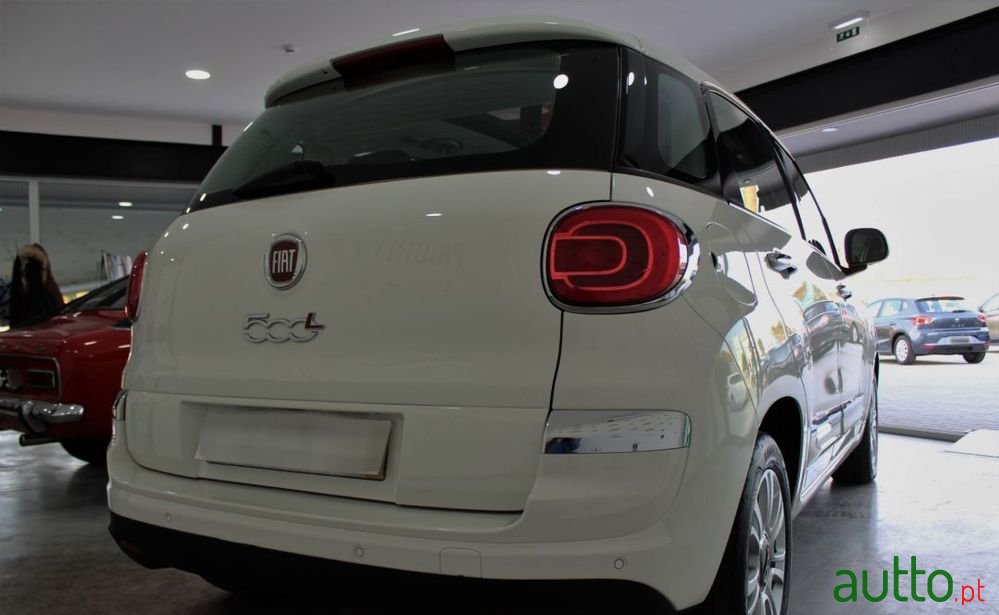 2018' Fiat 500L photo #3