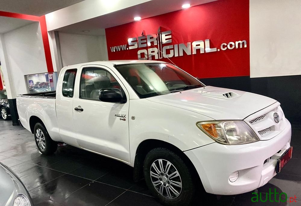 2008' Toyota Hilux 2.5 D-4D Ce photo #2