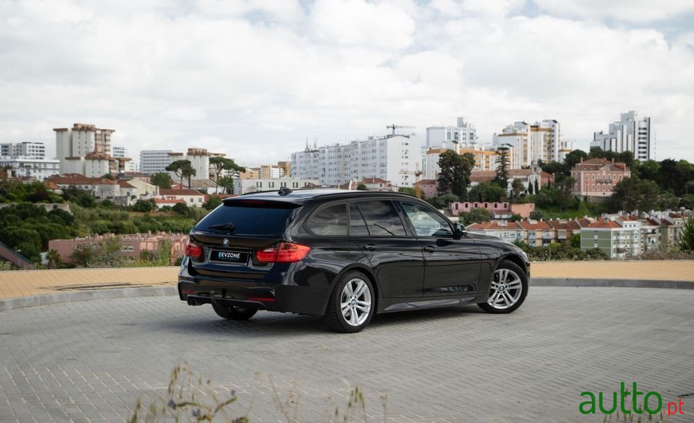 2013' BMW 318 D Touring Pack M photo #4