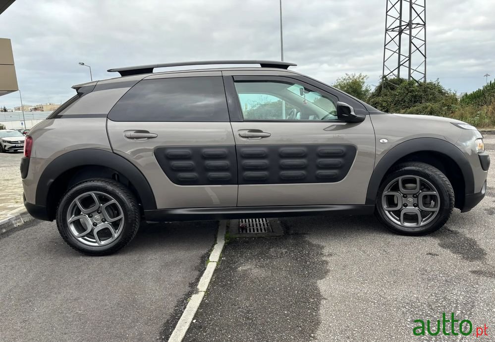 2016' Citroen C4 Cactus photo #6