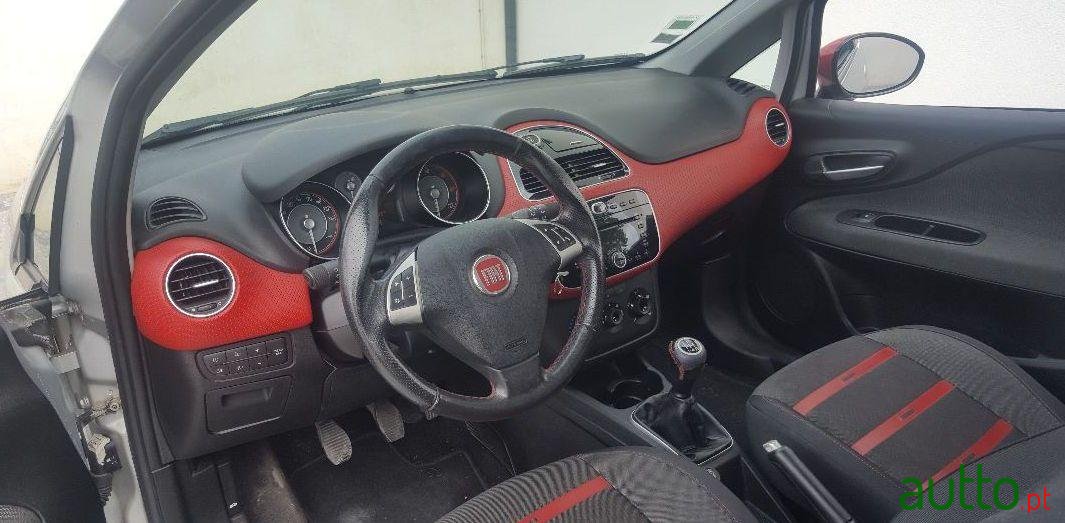 2010' Fiat Punto Evo 1.3 Multijet photo #4