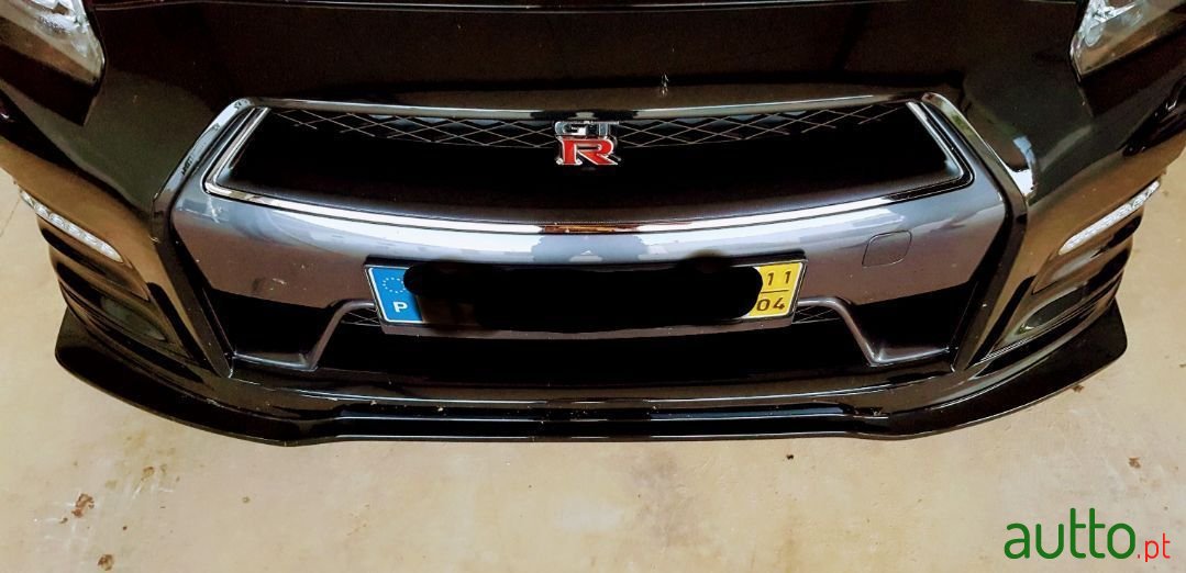 2011' Nissan GT-R photo #2