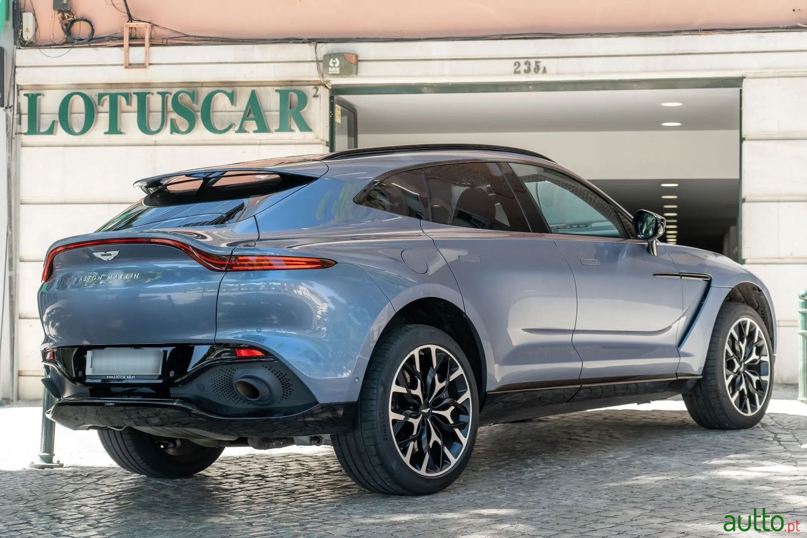 2022' Aston Martin DBX photo #3