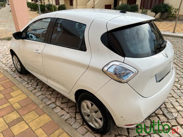 2015' Renault Zoe photo #2