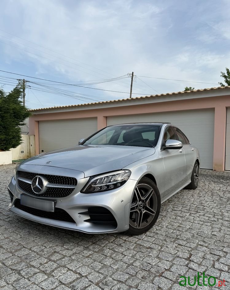 2019' Mercedes-Benz Classe C photo #1