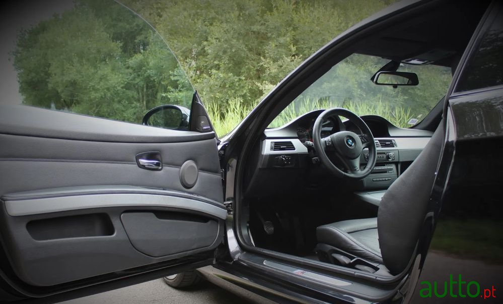 2008' BMW 320 D Coupe photo #6