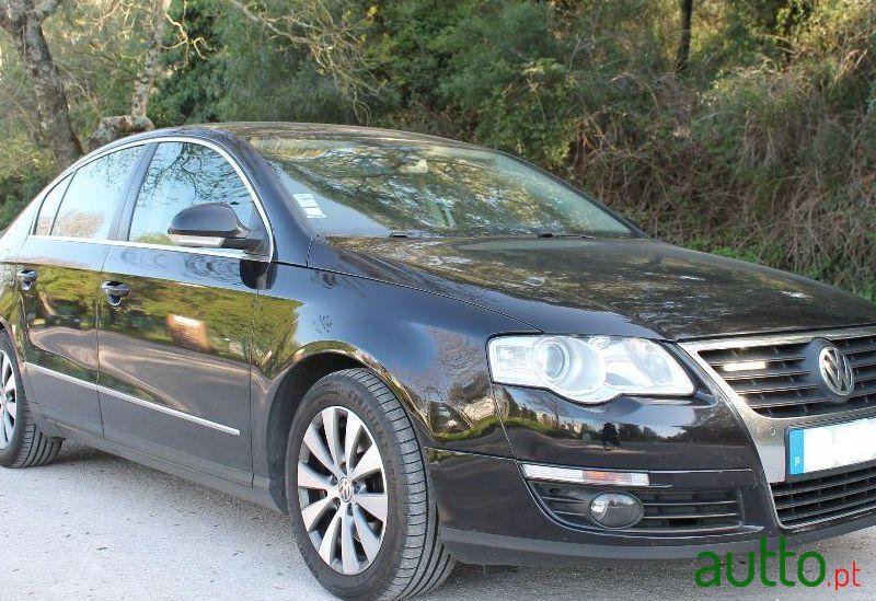 2009' Volkswagen Passat photo #3