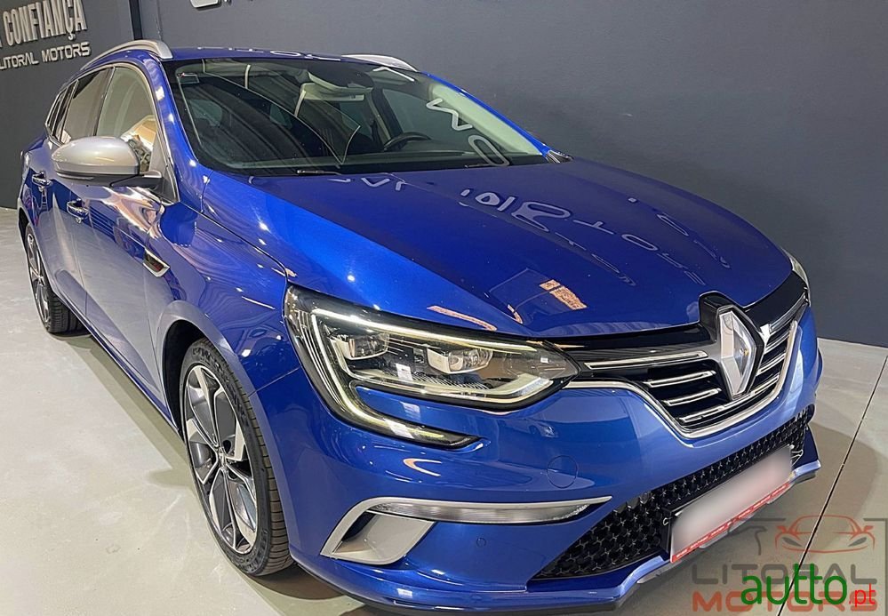 2020' Renault Megane Sport Tourer photo #3