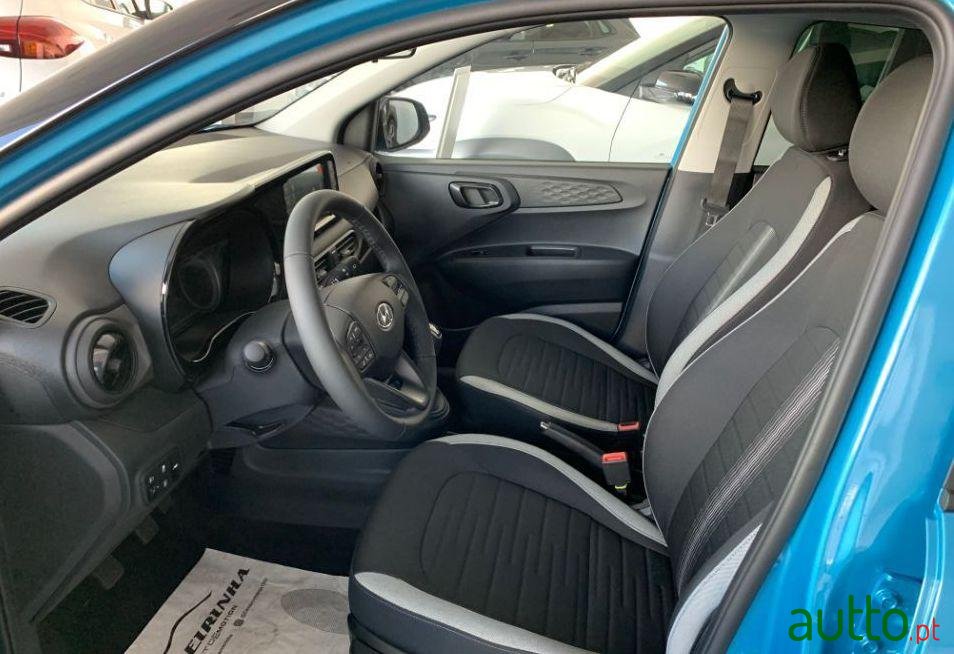 2020' Hyundai i10 photo #2