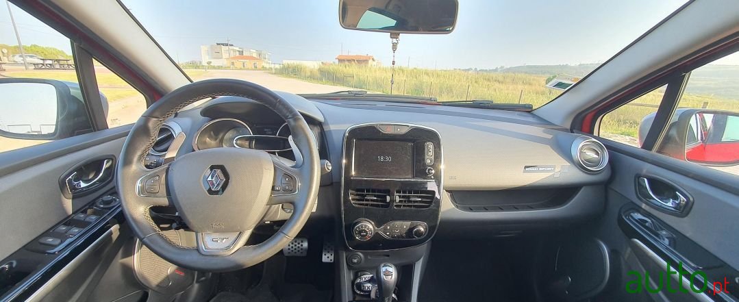 2015' Renault Clio photo #2