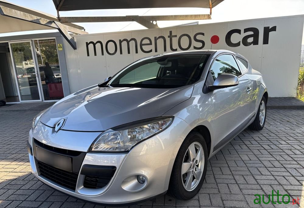 2010' Renault Mégane Coupe photo #1