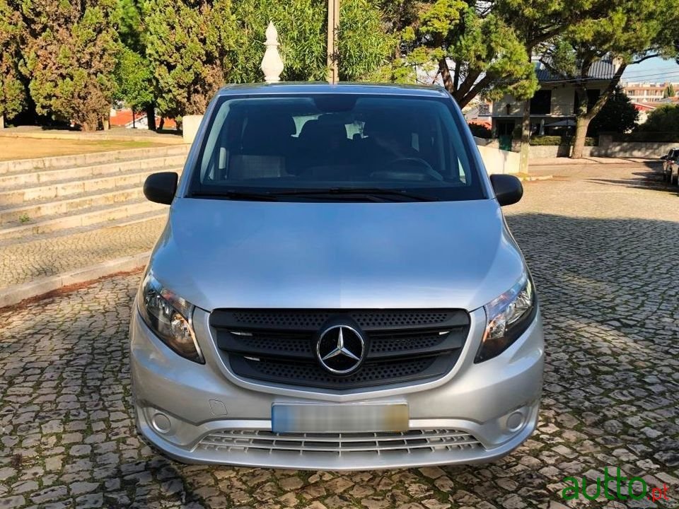 2017' Mercedes-Benz Vito tourer 111 cdi 9 Lugares photo #5