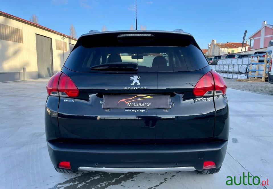 2016' Peugeot 2008 photo #6