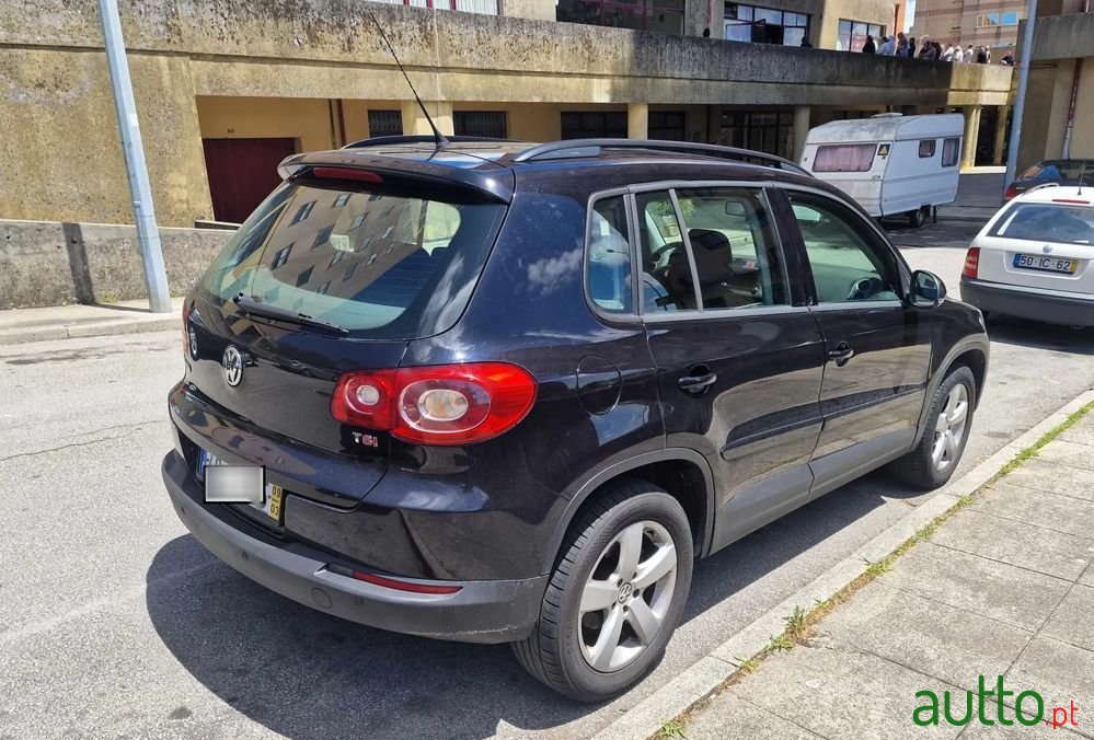 2009' Volkswagen Tiguan photo #4