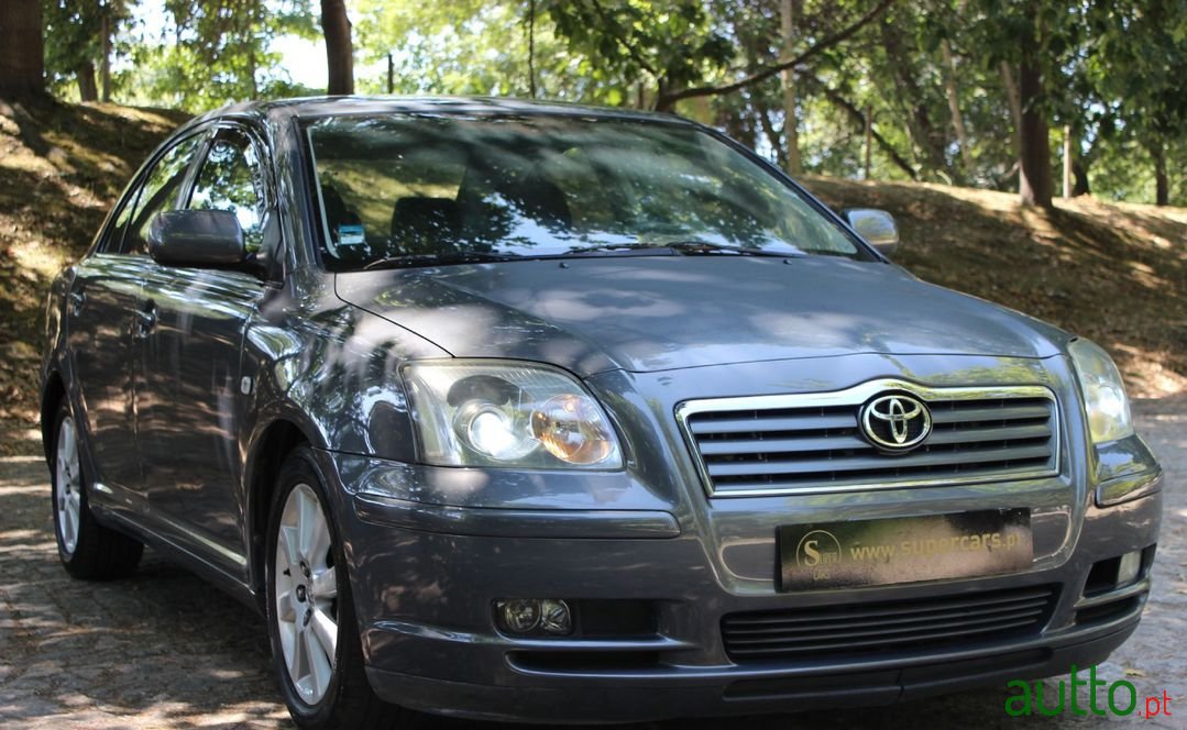 2003' Toyota Avensis photo #1