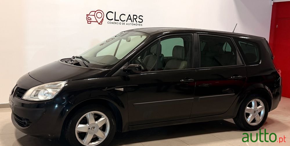 2007' Renault Grand Scenic photo #2