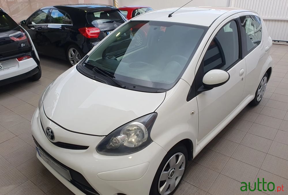 2013' Toyota Aygo 1.0 + Ac photo #6