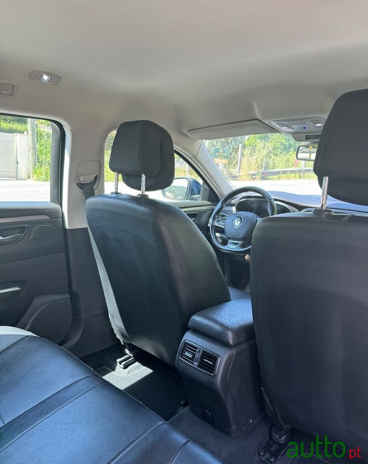 2017' Renault Talisman Sport Tourer photo #6