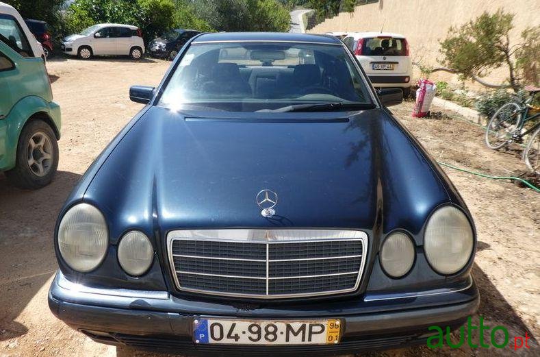 1996' Mercedes-Benz E-220 D Elegance photo #3