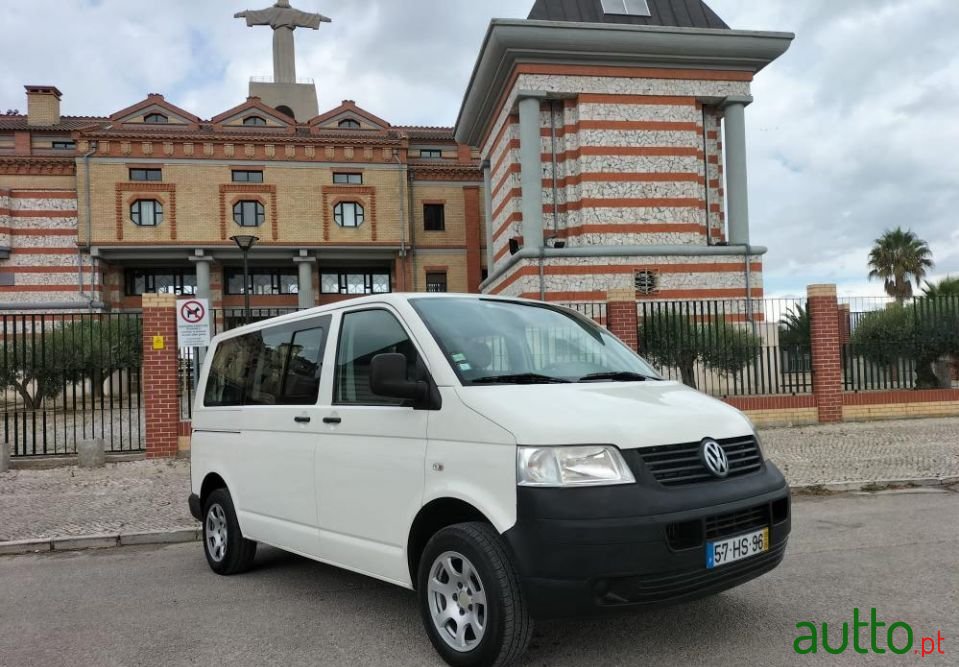 2009' Volkswagen Transporter photo #1