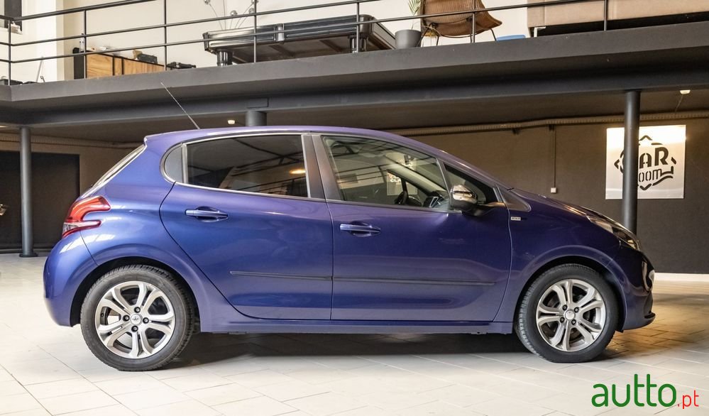 2016' Peugeot 208 1.2 Puretech Style photo #4