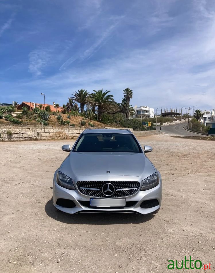 2018' Mercedes-Benz Classe C photo #2