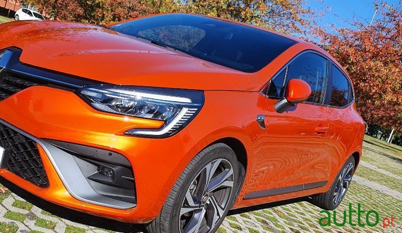 2020' Renault Clio photo #1