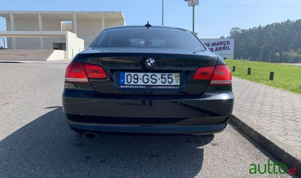 2008' BMW 320 photo #1