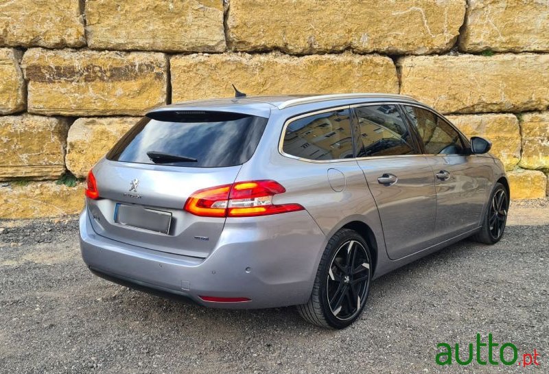 2015' Peugeot 308 Sw photo #2