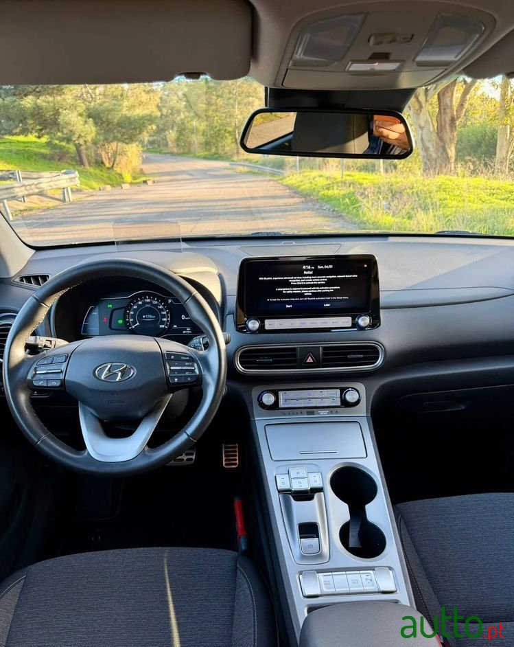 2020' Hyundai Kauai Premium photo #6