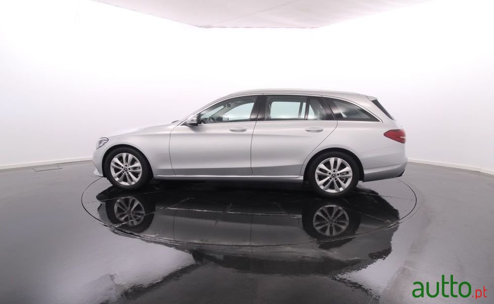 2020' Mercedes-Benz C 220 photo #3