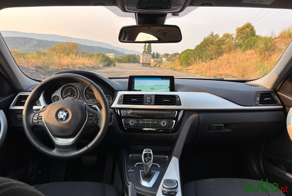 2016' BMW Série 3 D Aut. photo #4