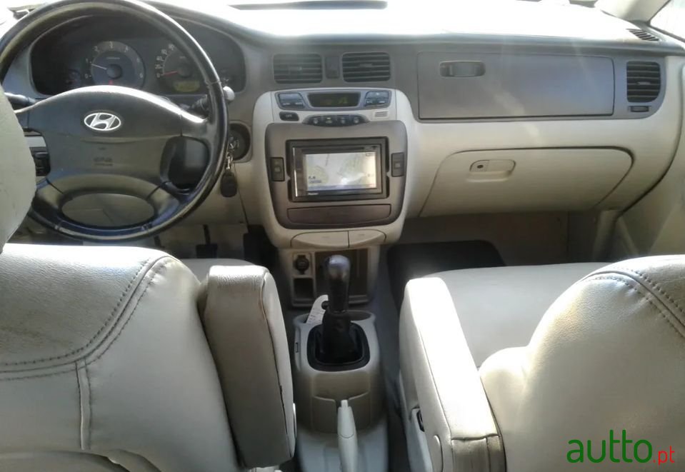 2008' Hyundai Trajet photo #6